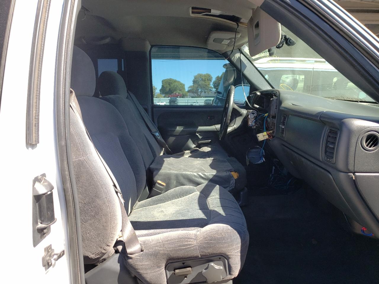 Photo 5 from auction – 2001 CHEVROLET SILVERADO with VIN 1GCEK19T61Z121535