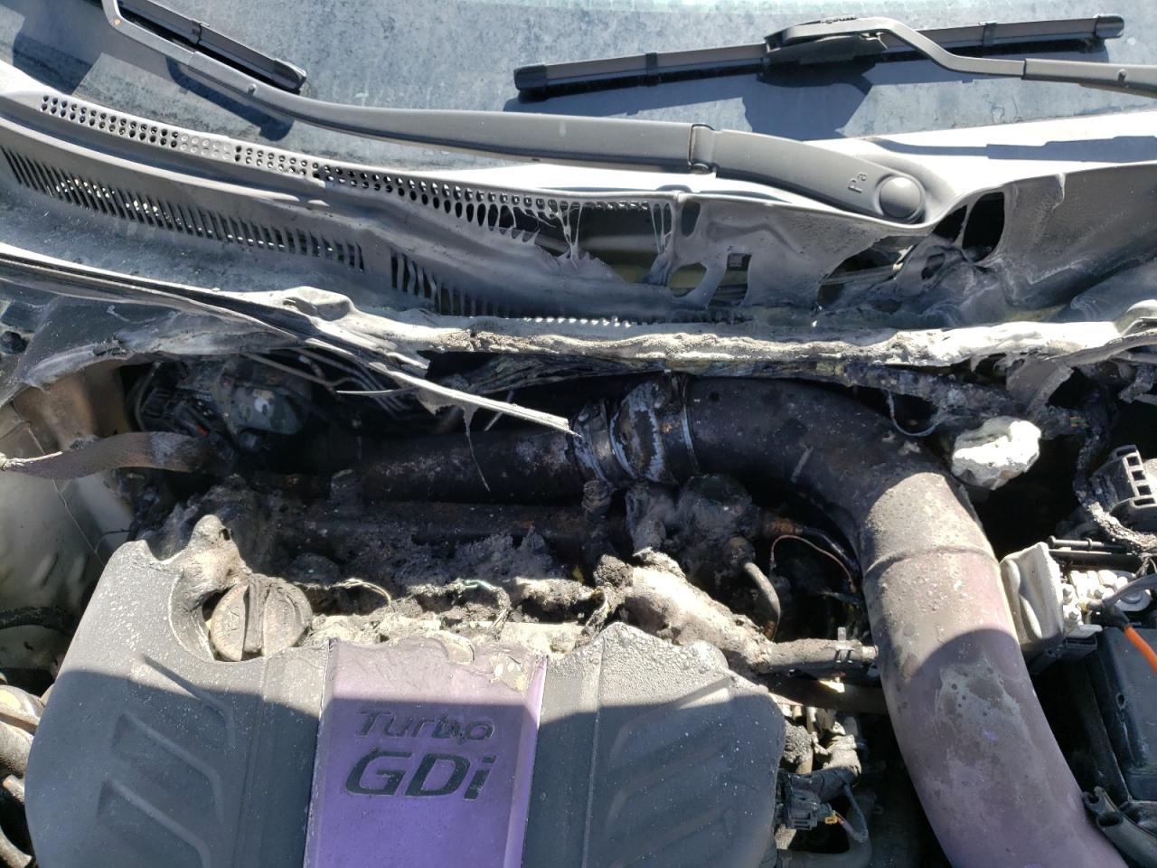 Photo 9 from auction – 2015 HYUNDAI VELOSTER T with VIN KMHTC6AE5FU240885