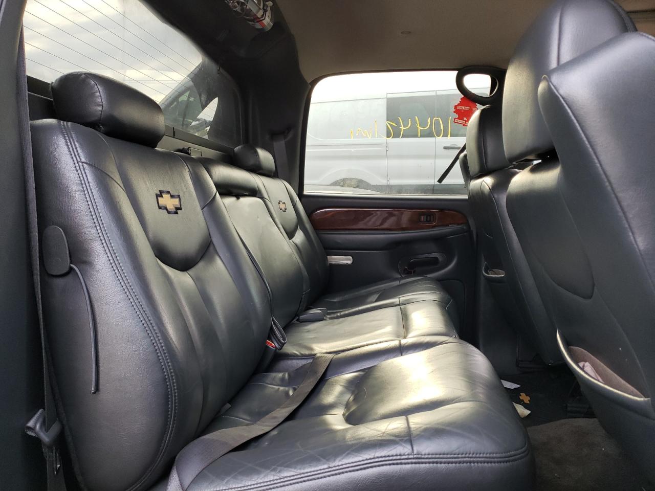 Photo 6 from auction – 2002 CHEVROLET AVALANCHE with VIN 3GNEK13T62G265801