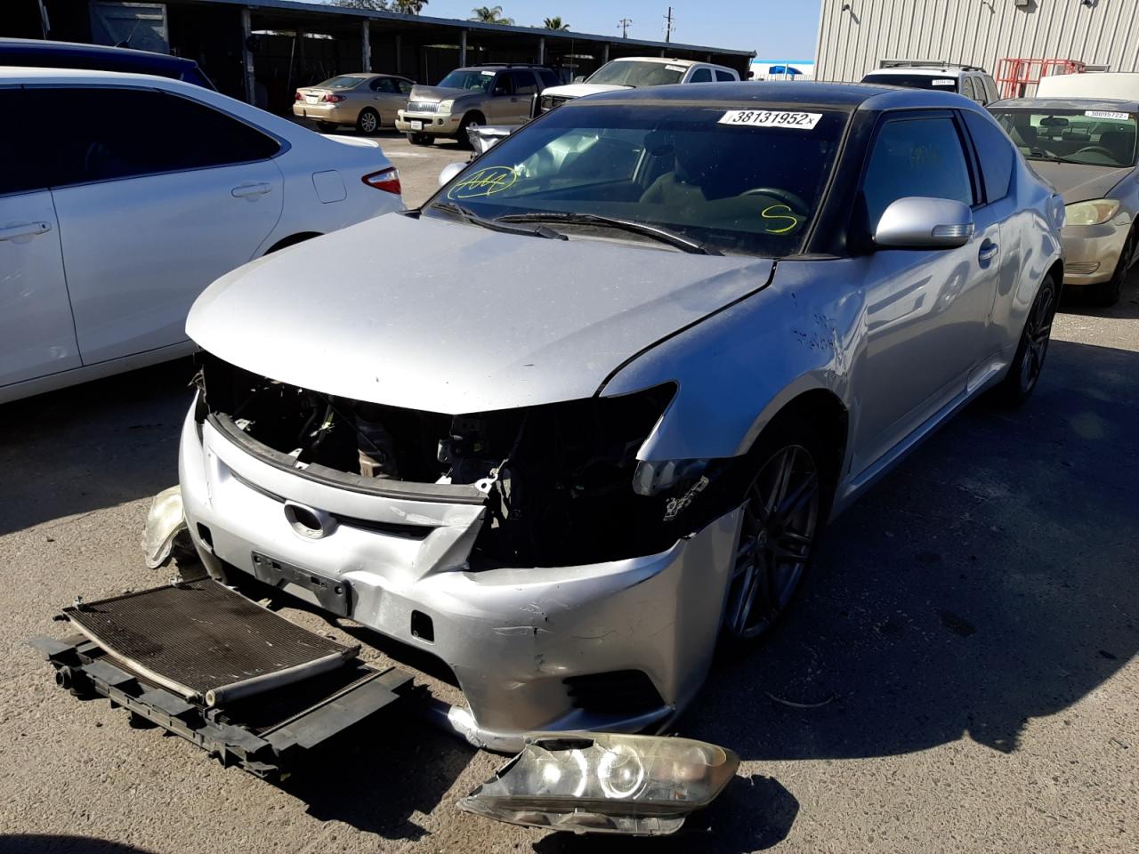Photo 2 from auction – 2011 TOYOTA SCION TC with VIN JTKJF5C70B3022244