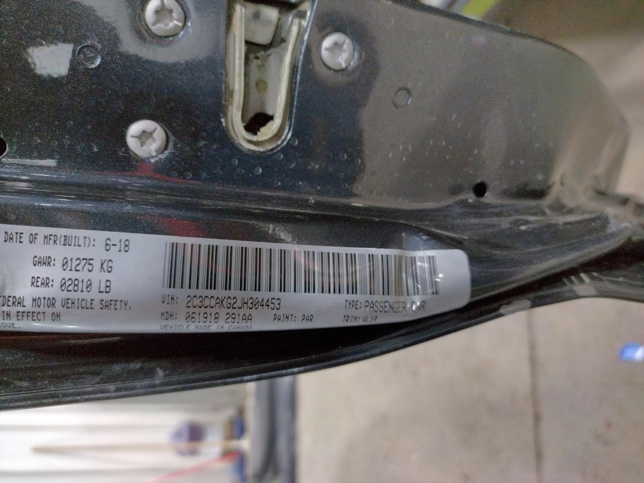 Photo 10 from auction – 2018 CHRYSLER 300 LIMITE with VIN 2C3CCAKG2JH304453