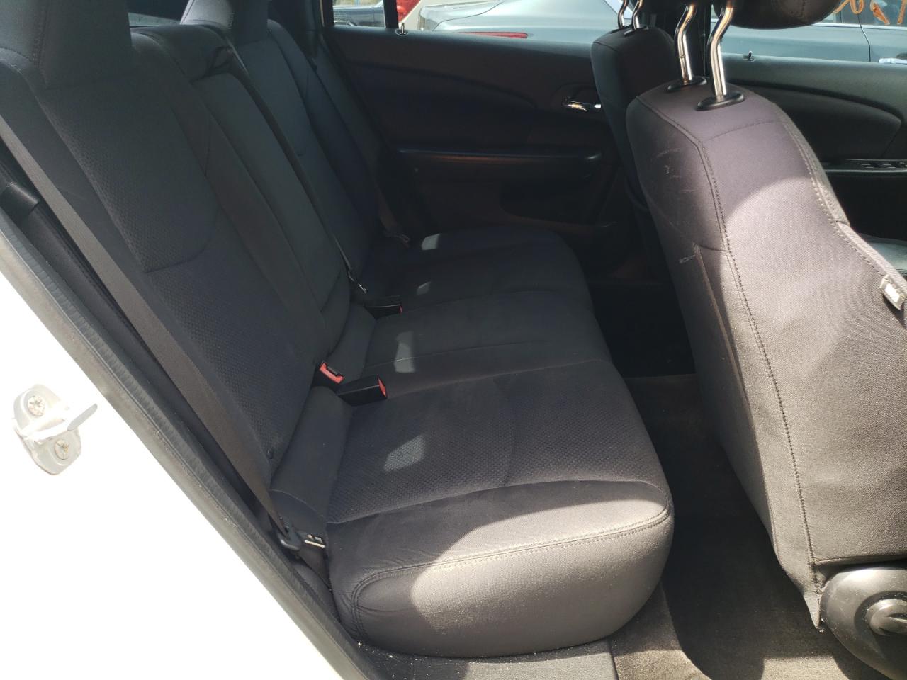 Photo 6 from auction – 2014 CHRYSLER 200 LX with VIN 1C3CCBAB8EN211011