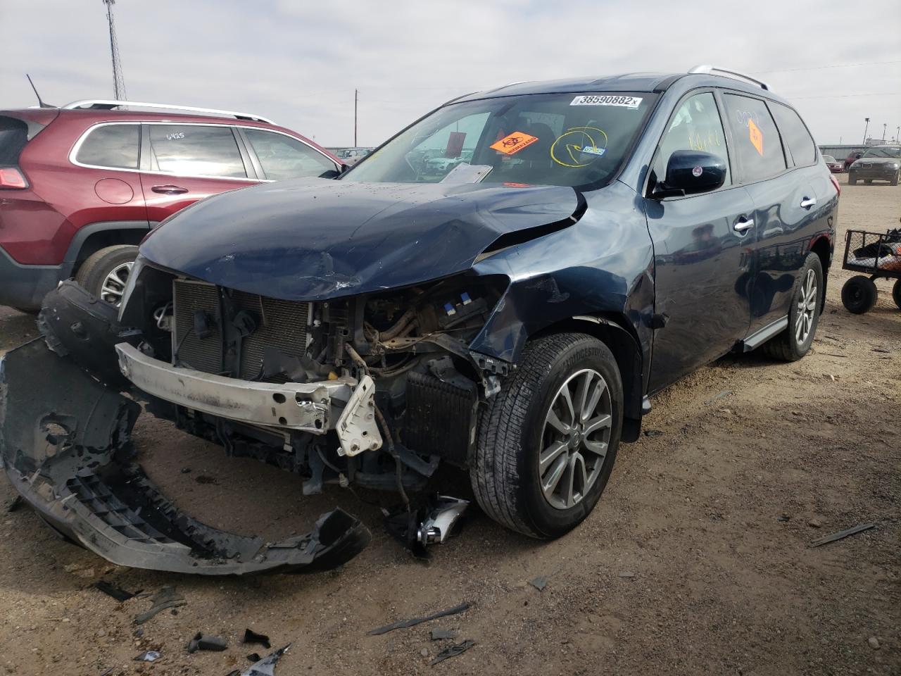 Photo 2 from auction – 2015 NISSAN PATHFINDER with VIN 5N1AR2MN0FC660022
