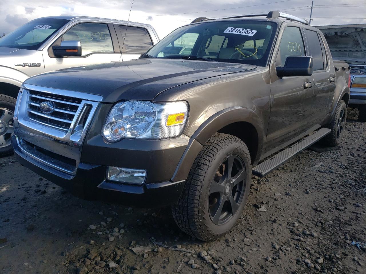 Photo 2 from auction – 2008 FORD EXPLORER S with VIN 1FMEU53888UA61900