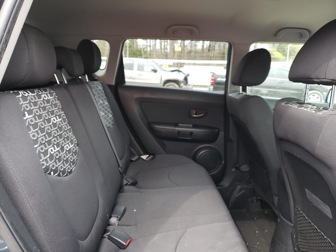 Photo 6 from auction – 2011 KIA SOUL + with VIN KNDJT2A2XB7330651