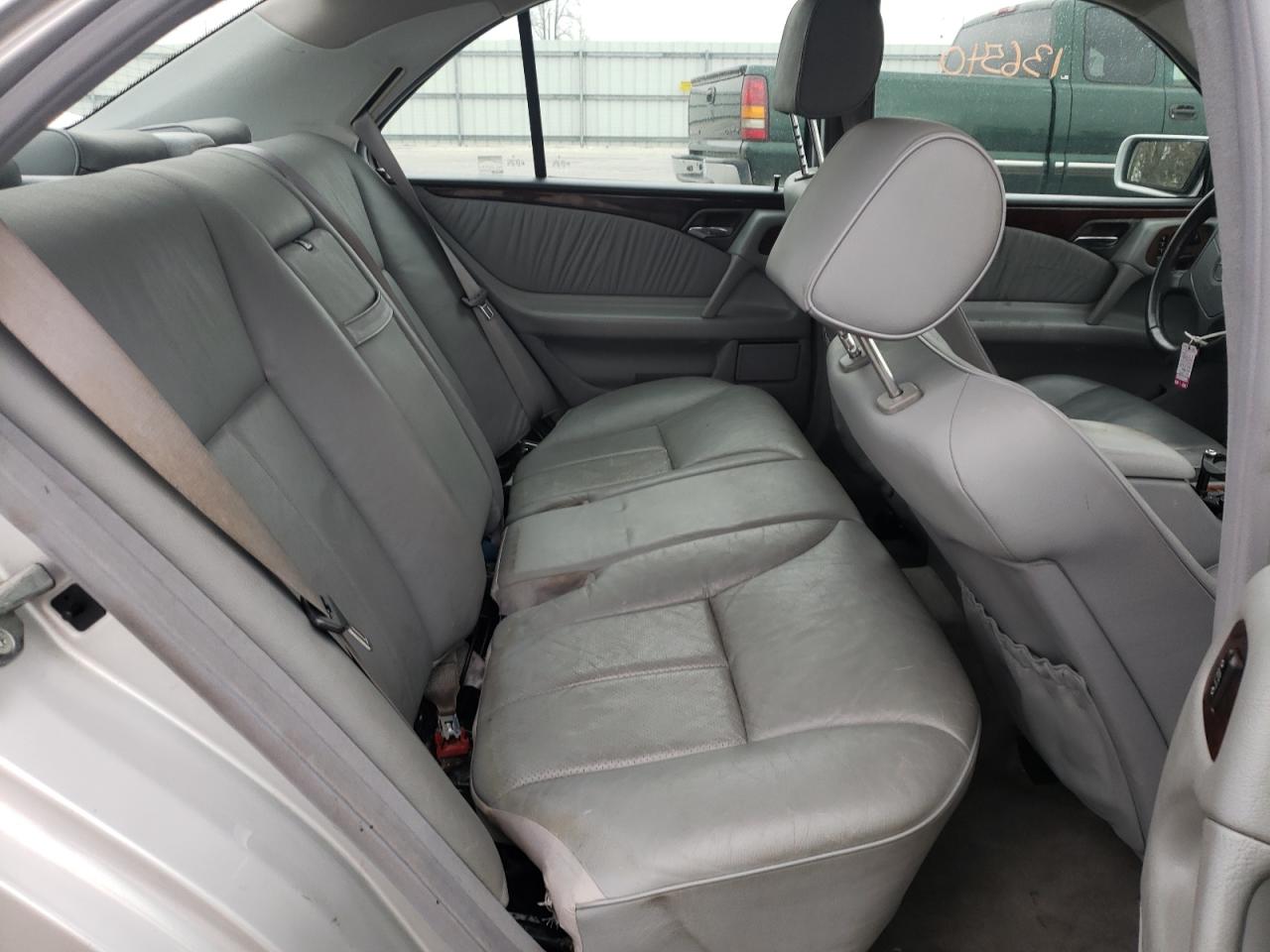 Photo 6 from auction – 1999 MERCEDES-BENZ E 320 with VIN WDBJF65H7XA859559