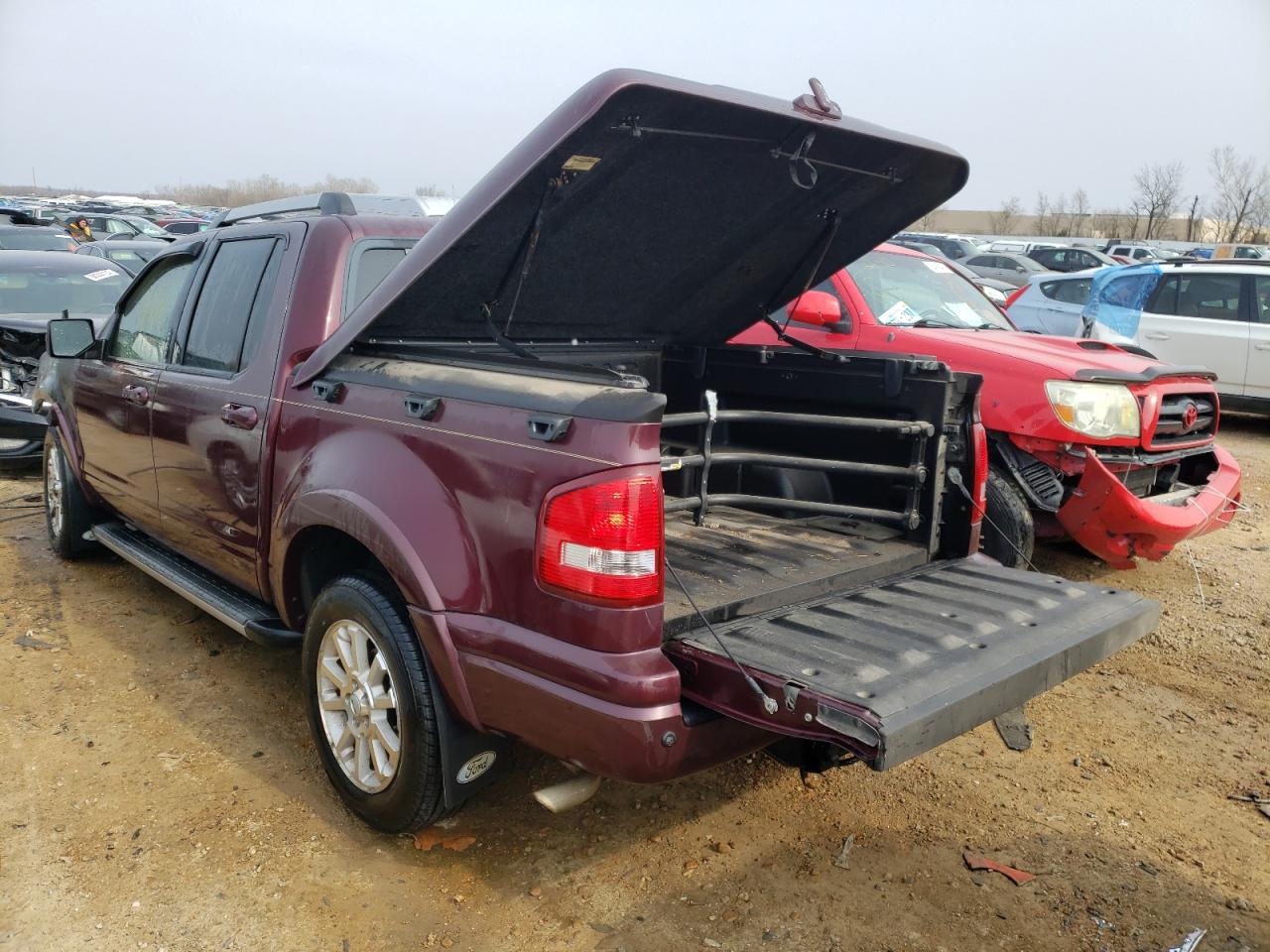 Photo 3 from auction – 2007 FORD EXPLORER S with VIN 1FMEU33K17UA64667
