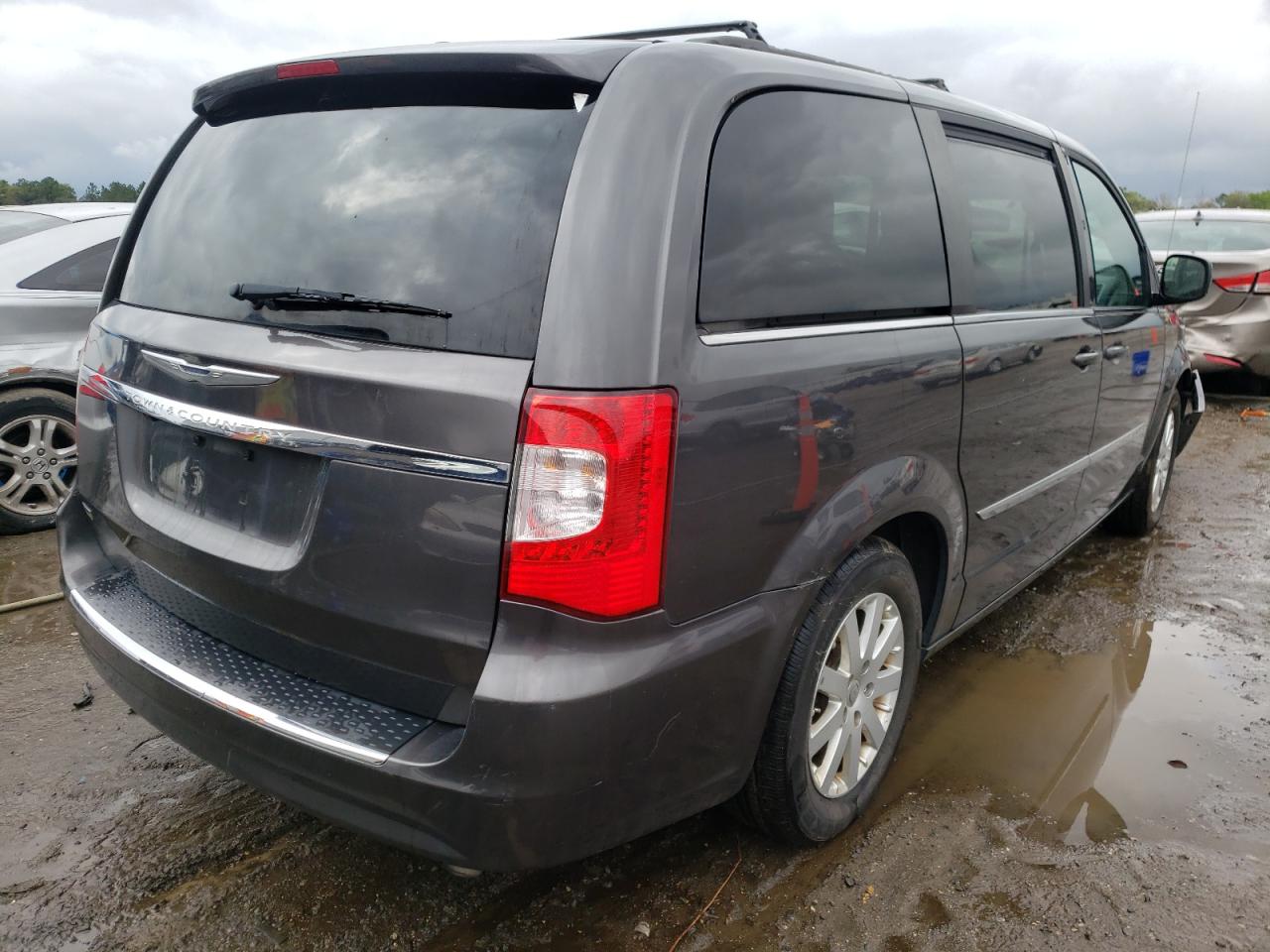 Photo 4 from auction – 2015 CHRYSLER TOWN & COU with VIN 2C4RC1BG1FR654731