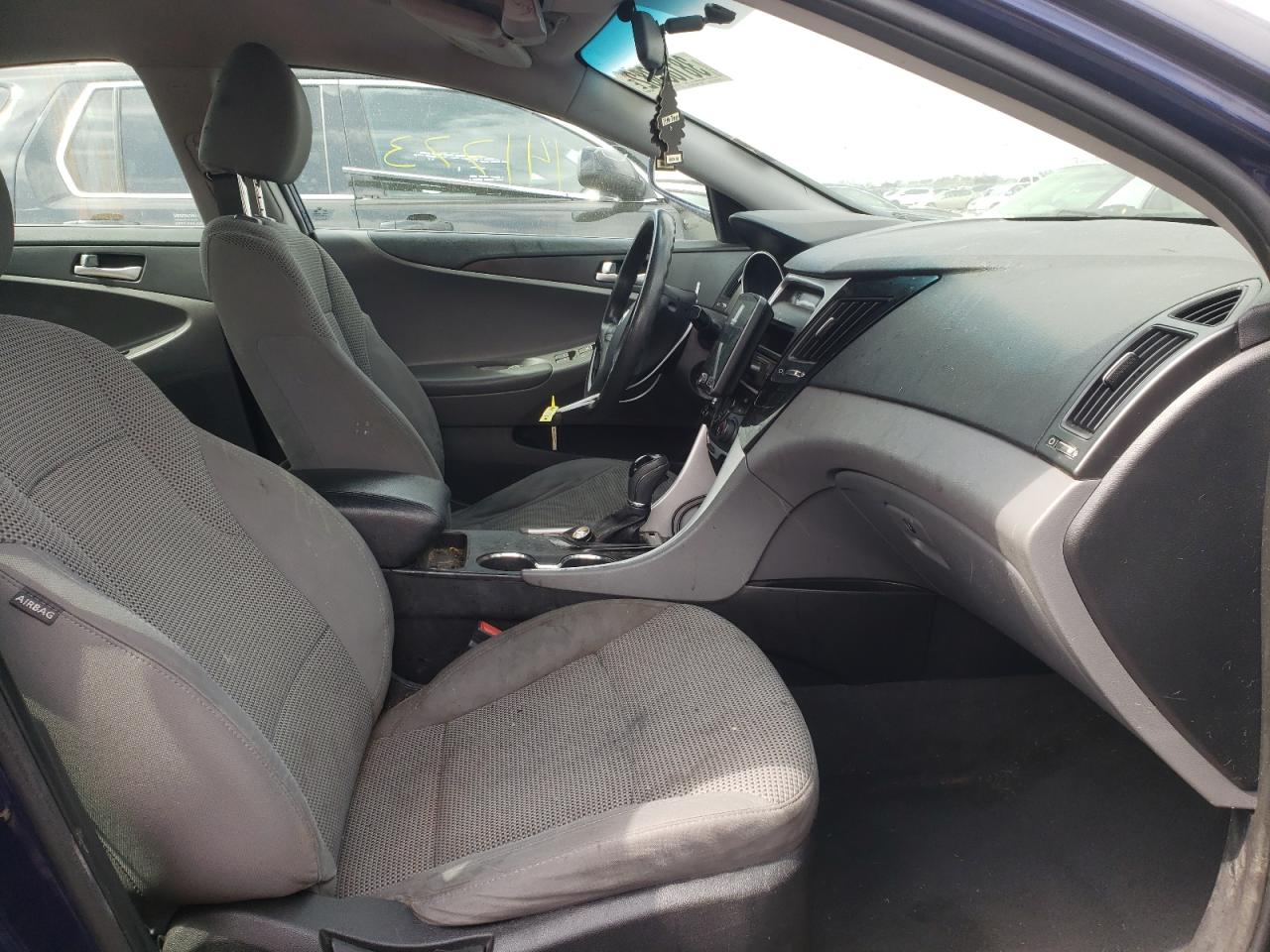 Photo 19 from auction – 2011 HYUNDAI SONATA with VIN 5NPEB4AC8BH205328