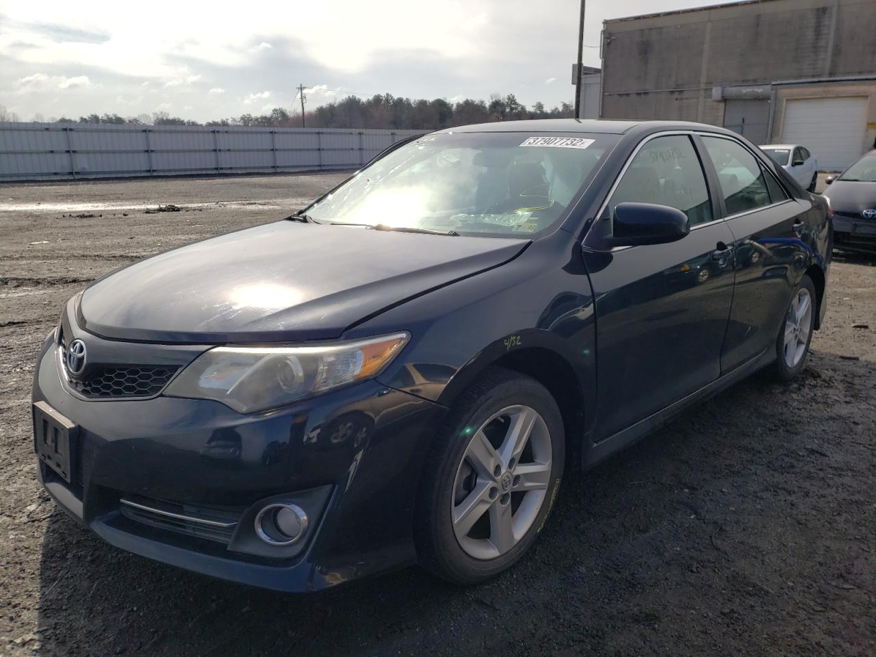 Photo 2 from auction – 2014 TOYOTA CAMRY L with VIN 4T1BF1FK0EU464102