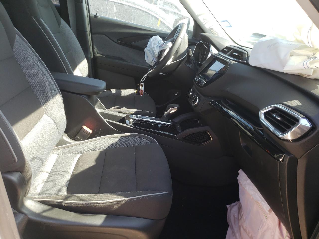 Photo 5 from auction – 2021 CHEVROLET TRAILBLAZE with VIN KL79MRSL7MB175067