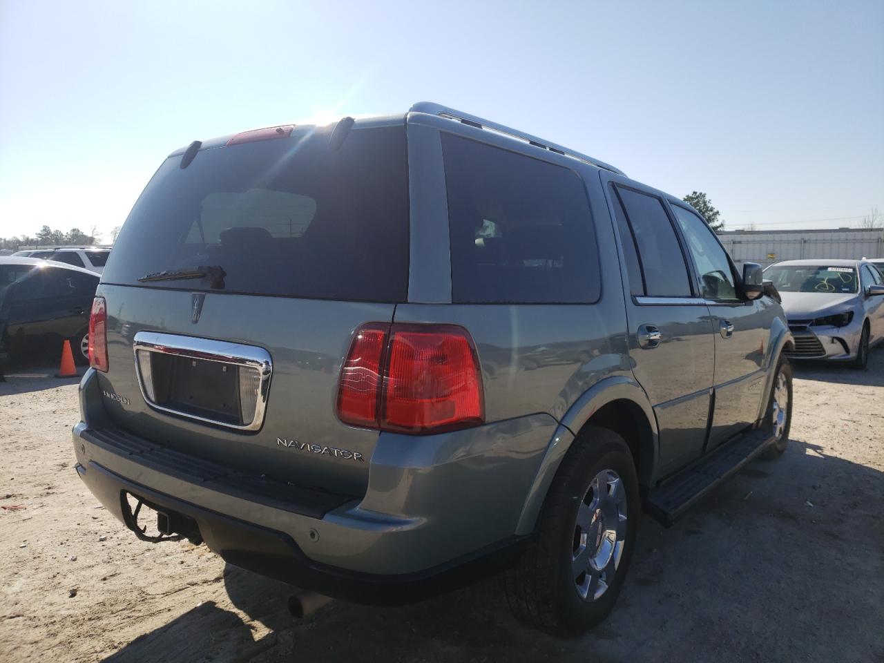 Photo 4 from auction – 2006 LINCOLN NAVIGATOR with VIN 5LMFU28516LJ20786