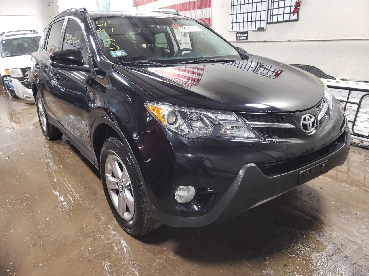 TOYOTA RAV4 XLE 2015 with VIN 2T3RFREV8FW238696 - Photo from auction