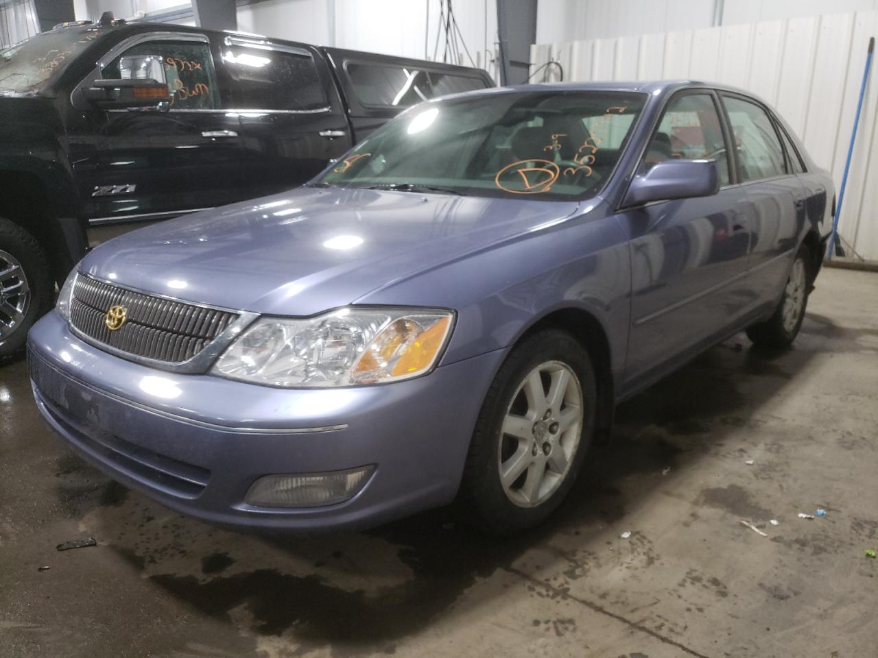Photo 2 from auction – 2000 TOYOTA AVALON XL with VIN 4T1BF28B2YU100271