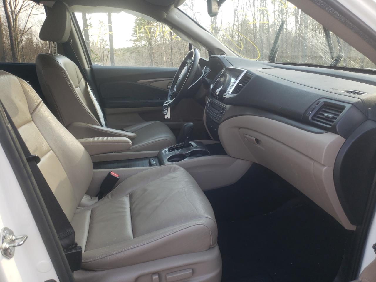 Photo 5 from auction – 2016 HONDA PILOT EXL with VIN 5FNYF6H84GB027096