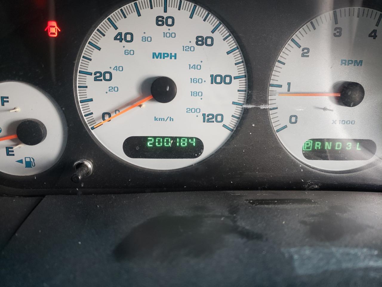 Photo 8 from auction – 2002 DODGE GRAND CARA with VIN 2B8GP74L22R522012