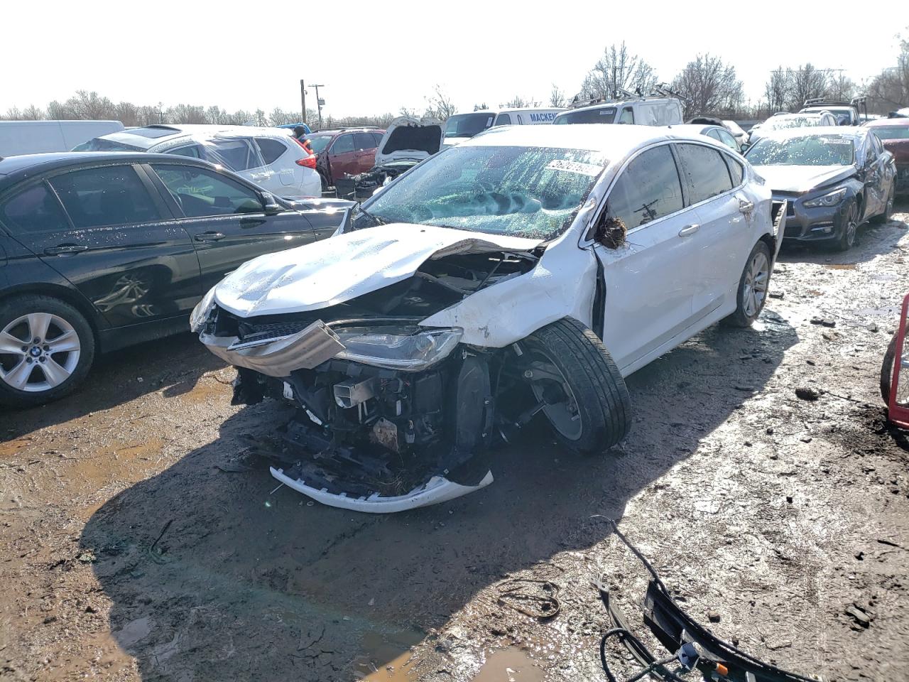 Photo 2 from auction – 2016 CHRYSLER 200 LIMITE with VIN 1C3CCCAB2GN170156