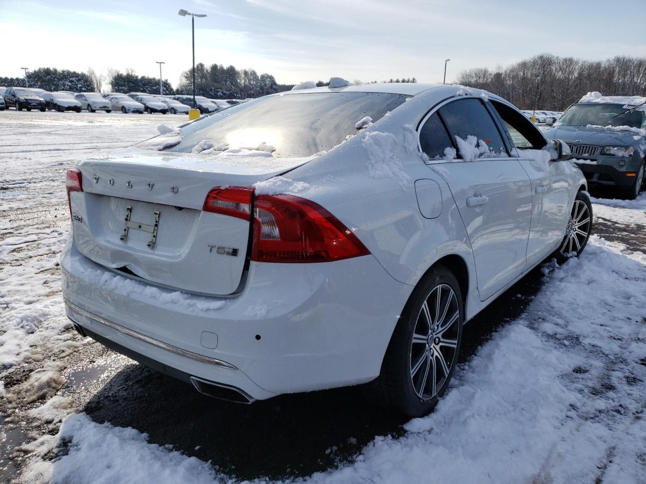 Photo 4 from auction – 2017 VOLVO S60 PLATIN with VIN LYV402TM8HB127623
