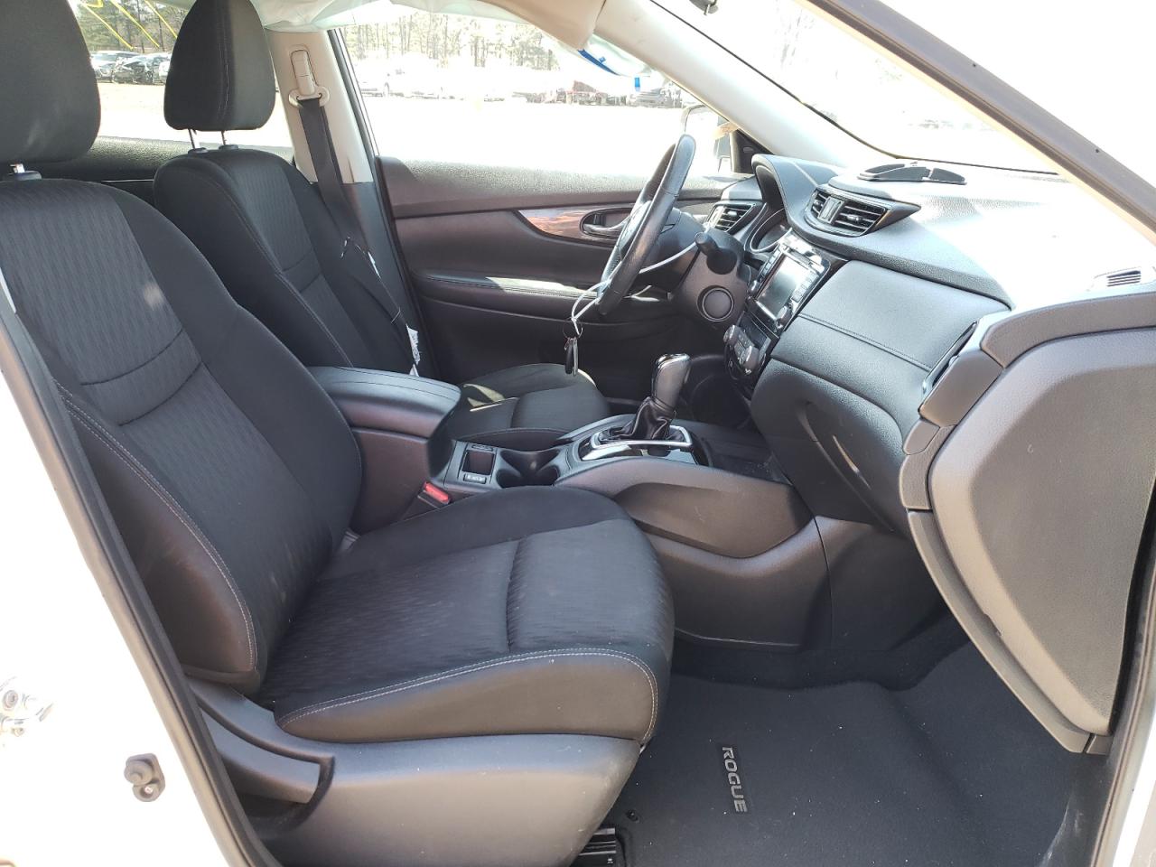 Photo 5 from auction – 2018 NISSAN ROGUE S with VIN KNMAT2MT6JP551117