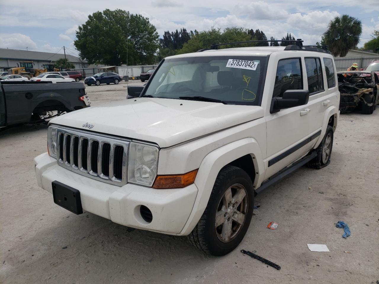 Photo 14 from auction – 2007 JEEP COMMANDER with VIN 1J8HH48N27C673716