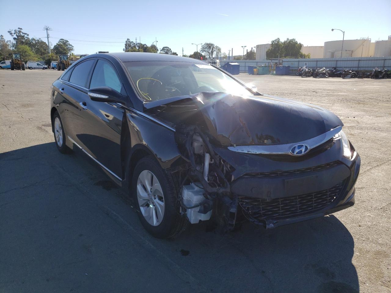 HYUNDAI SONATA HYB 2015 مع رقم تعريف المركبة KMHEC4A44FA129752 - صورة من المزاد