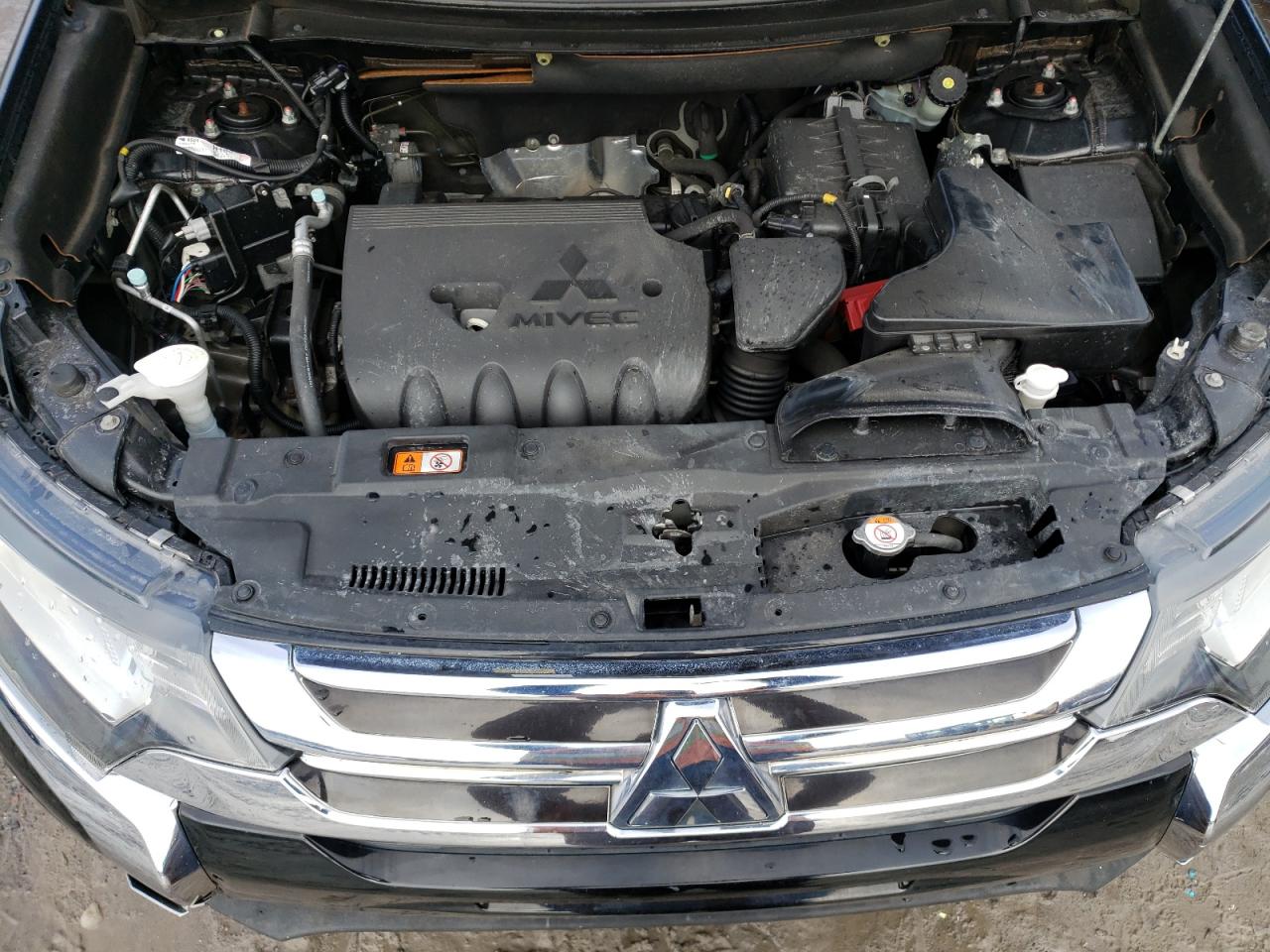 Photo 7 from auction – 2016 MITSUBISHI OUTLANDER with VIN JA4AZ3A38GZ010361