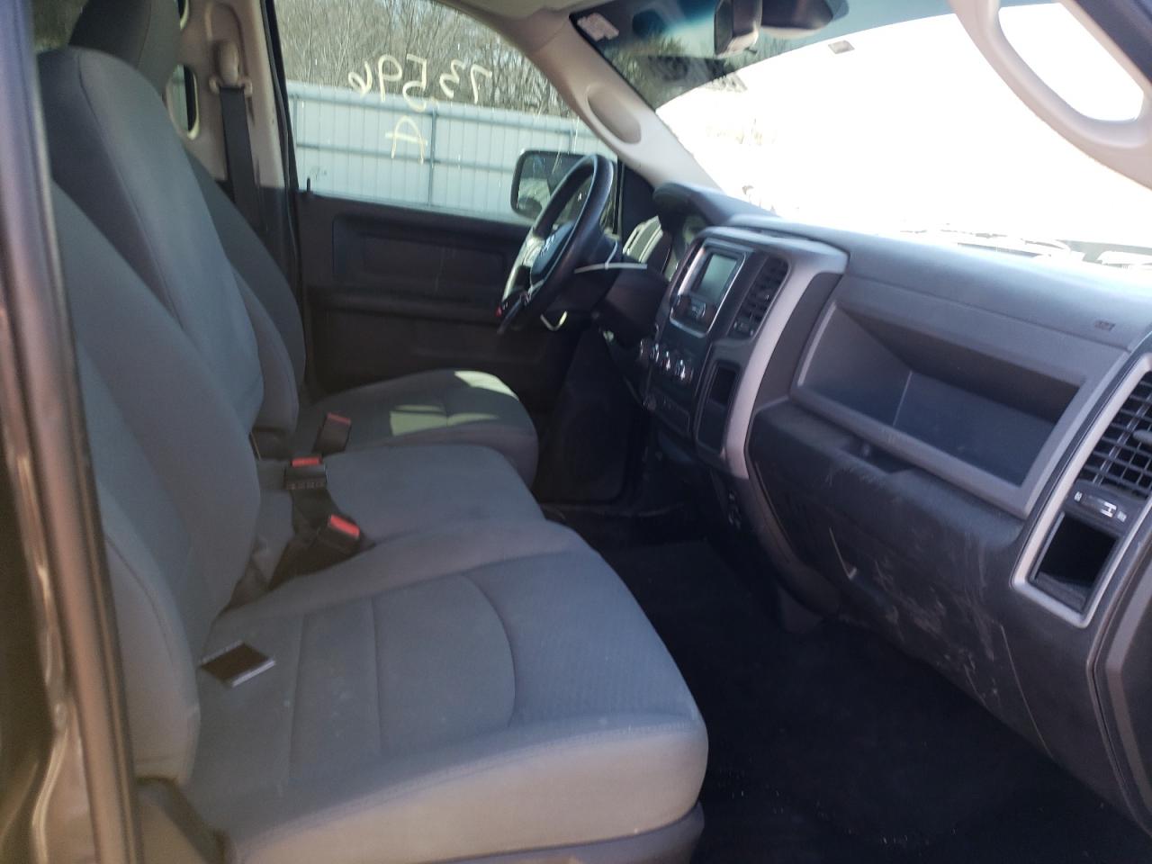Photo 5 from auction – 2016 RAM 1500 ST with VIN 3C6RR7KT1GG348934