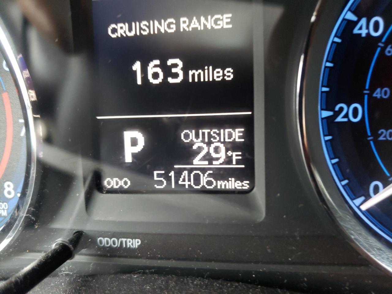 Photo 8 from auction – 2018 TOYOTA COROLLA L with VIN 2T1BURHE4JC067872
