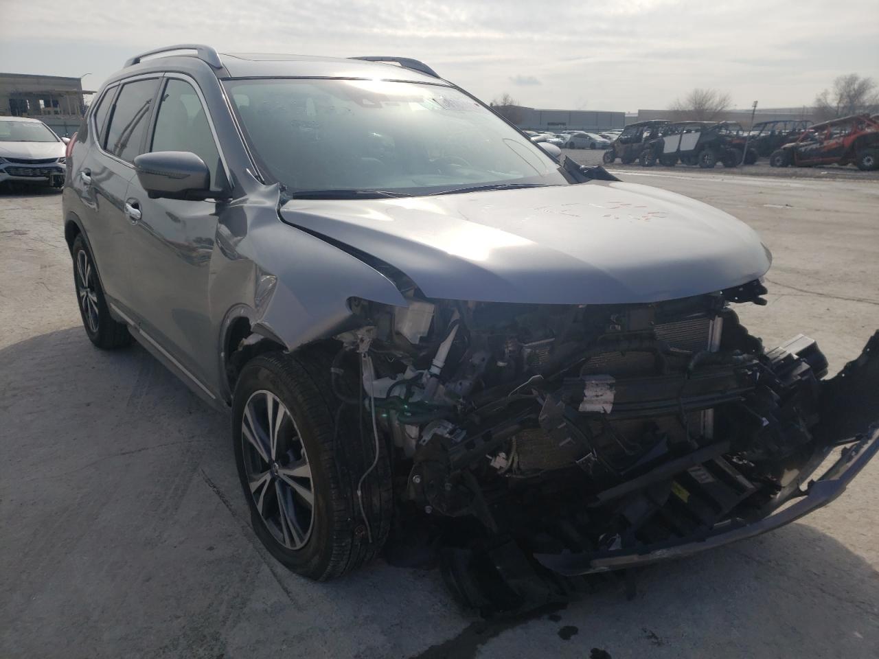 NISSAN ROGUE S 2017 with VIN 5N1AT2MT4HC884218 - Photo from auction