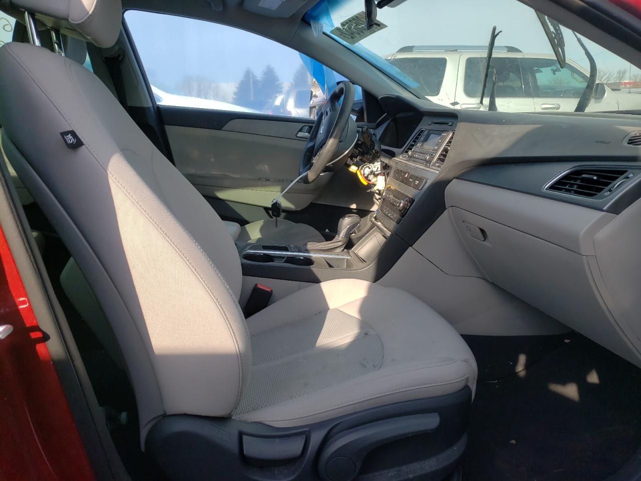 Photo 5 from auction – 2015 HYUNDAI SONATA SE with VIN 5NPE24AF2FH251768