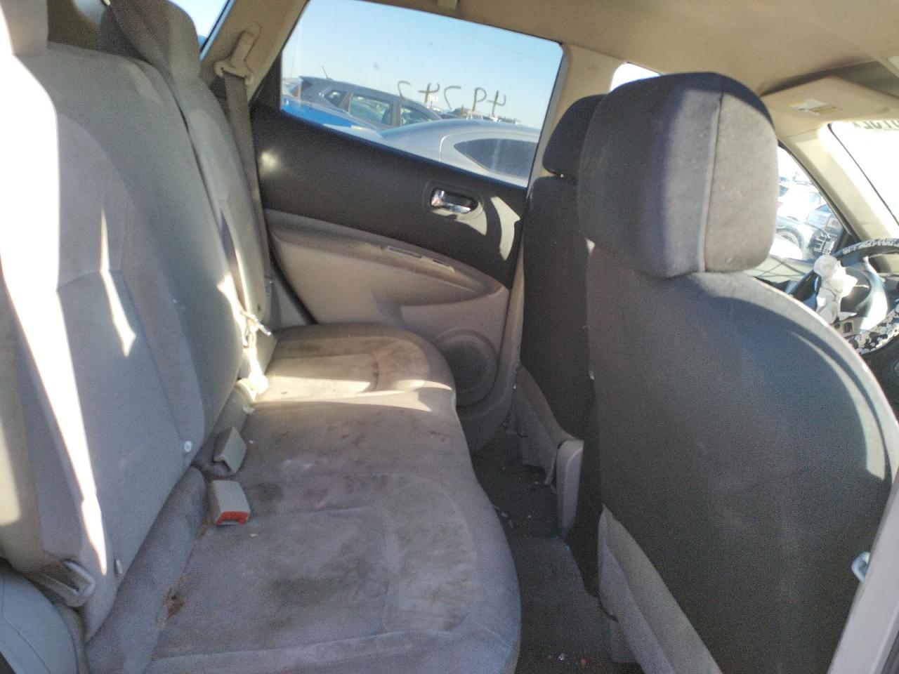 Photo 6 from auction – 2010 NISSAN ROGUE S with VIN JN8AS5MT6AW024273