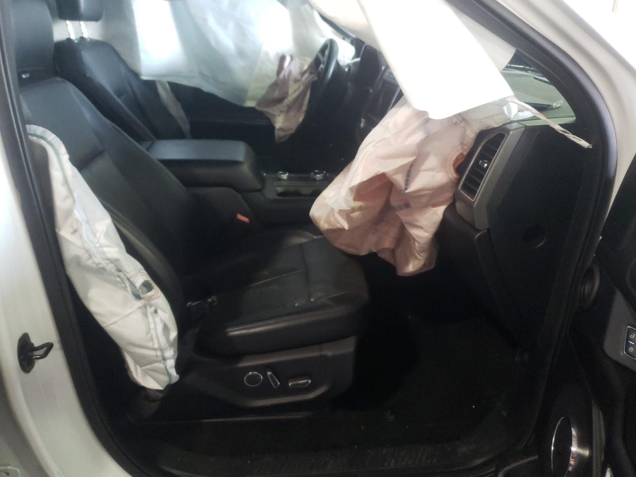 Photo 5 from auction – 2018 FORD EXPEDITION with VIN 1FMJK1JT6JEA11680