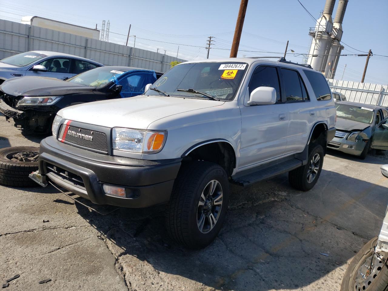 Photo 2 from auction – 2000 TOYOTA 4RUNNER SR with VIN JT3GN86RXY0157443