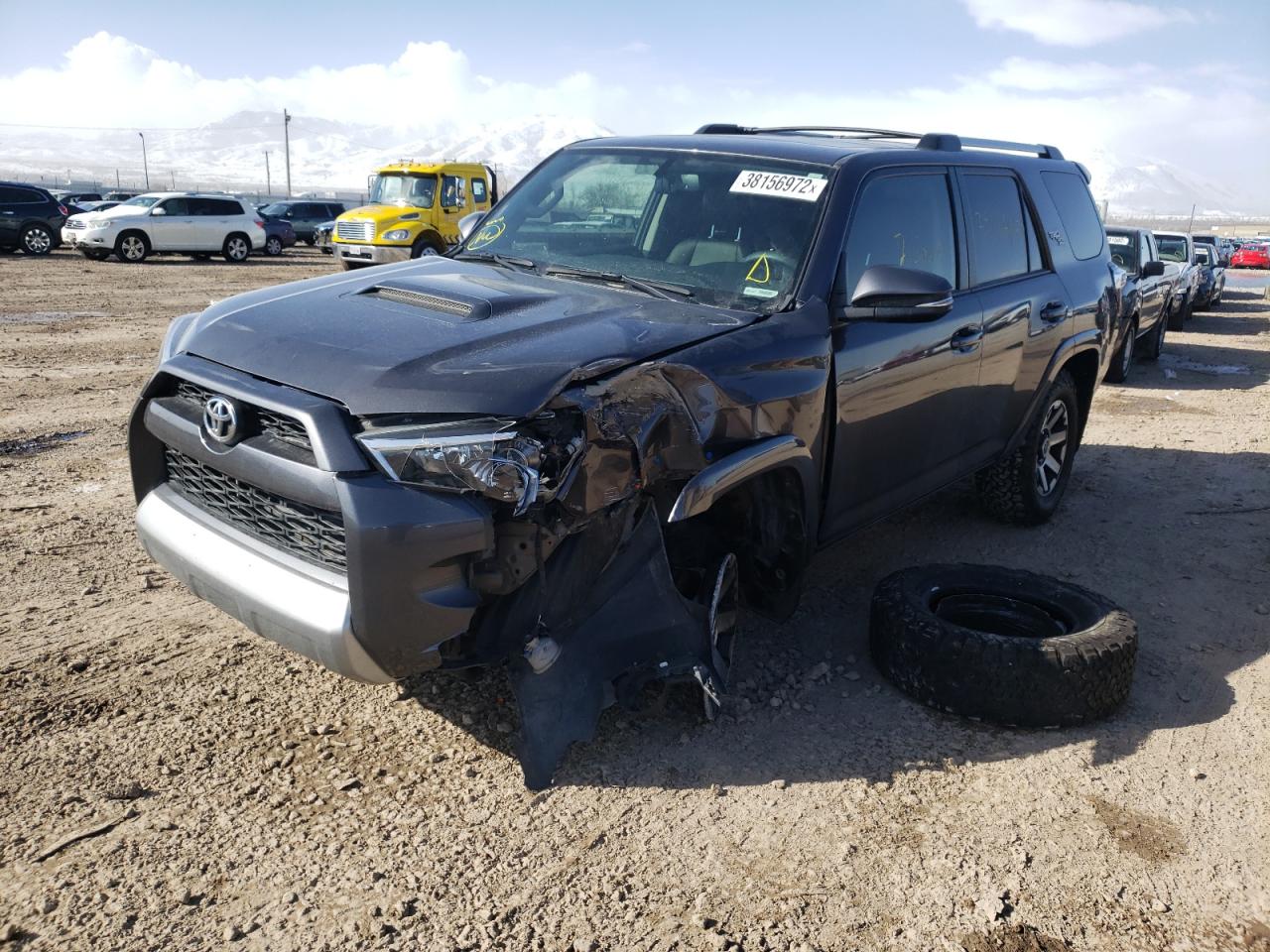 Photo 2 from auction – 2017 TOYOTA 4RUNNER SR with VIN JTEBU5JR1H5435451