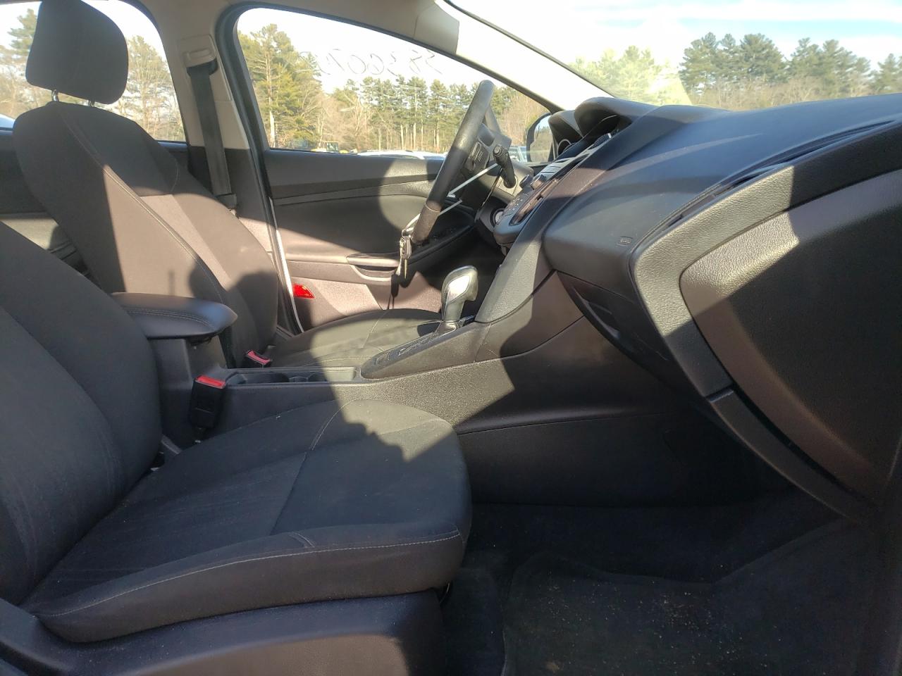 Photo 5 from auction – 2015 FORD FOCUS SE with VIN 1FADP3K23FL258619