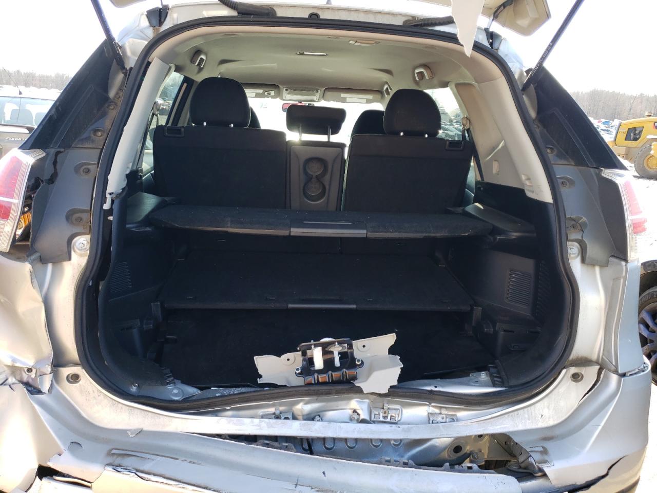 Photo 9 from auction – 2015 NISSAN ROGUE S with VIN KNMAT2MV3FP560219