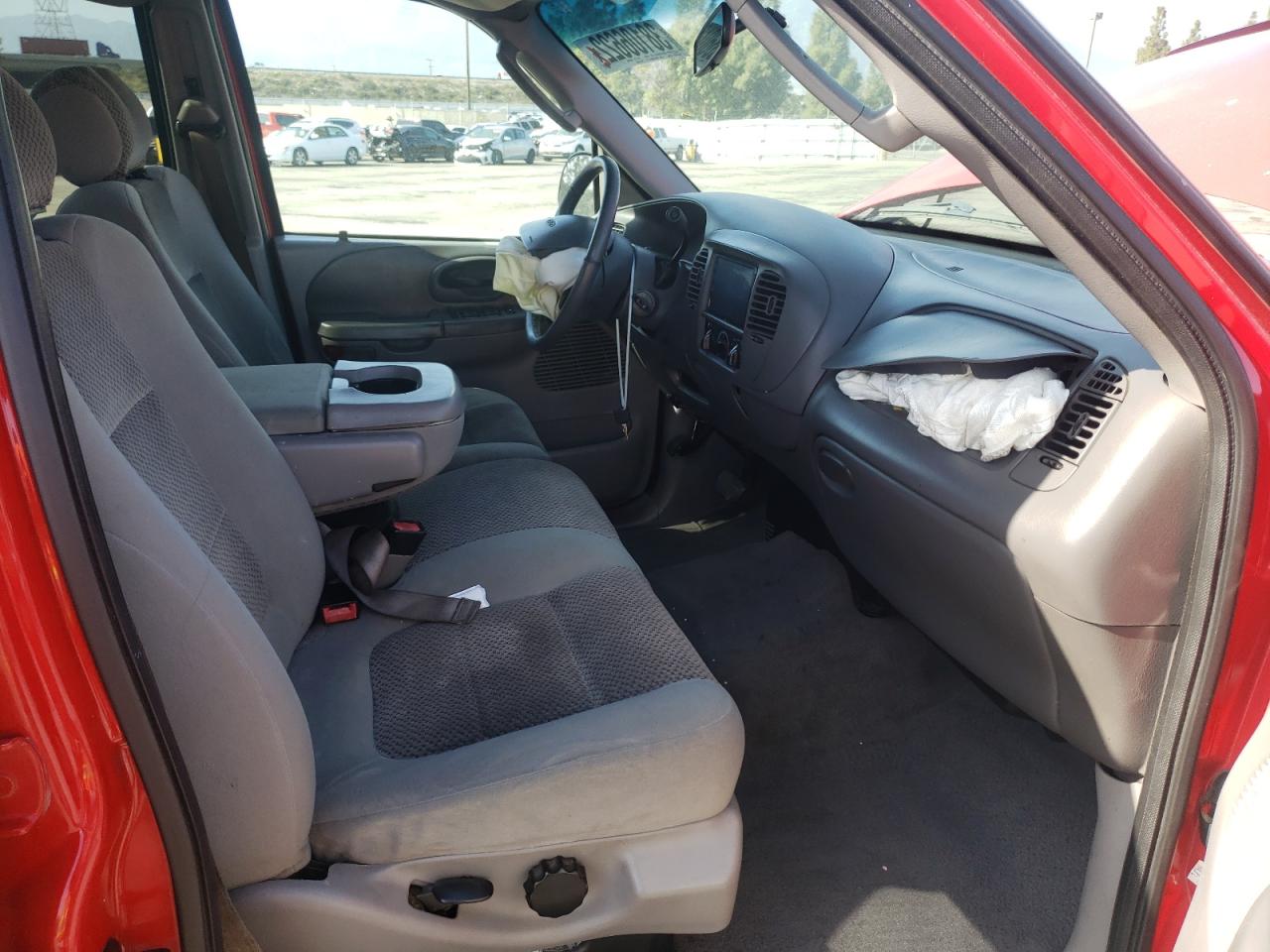 Photo 5 from auction – 2002 FORD F150 SUPER with VIN 1FTRW07L42KD07555