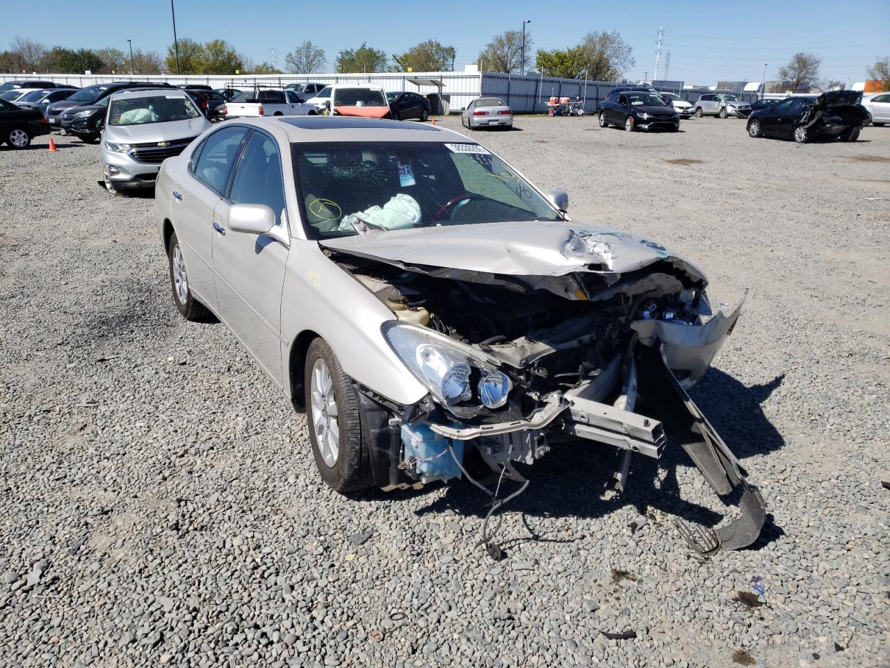 LEXUS ES 330 2004 with VIN JTHBA30GX40014092 - Photo from auction