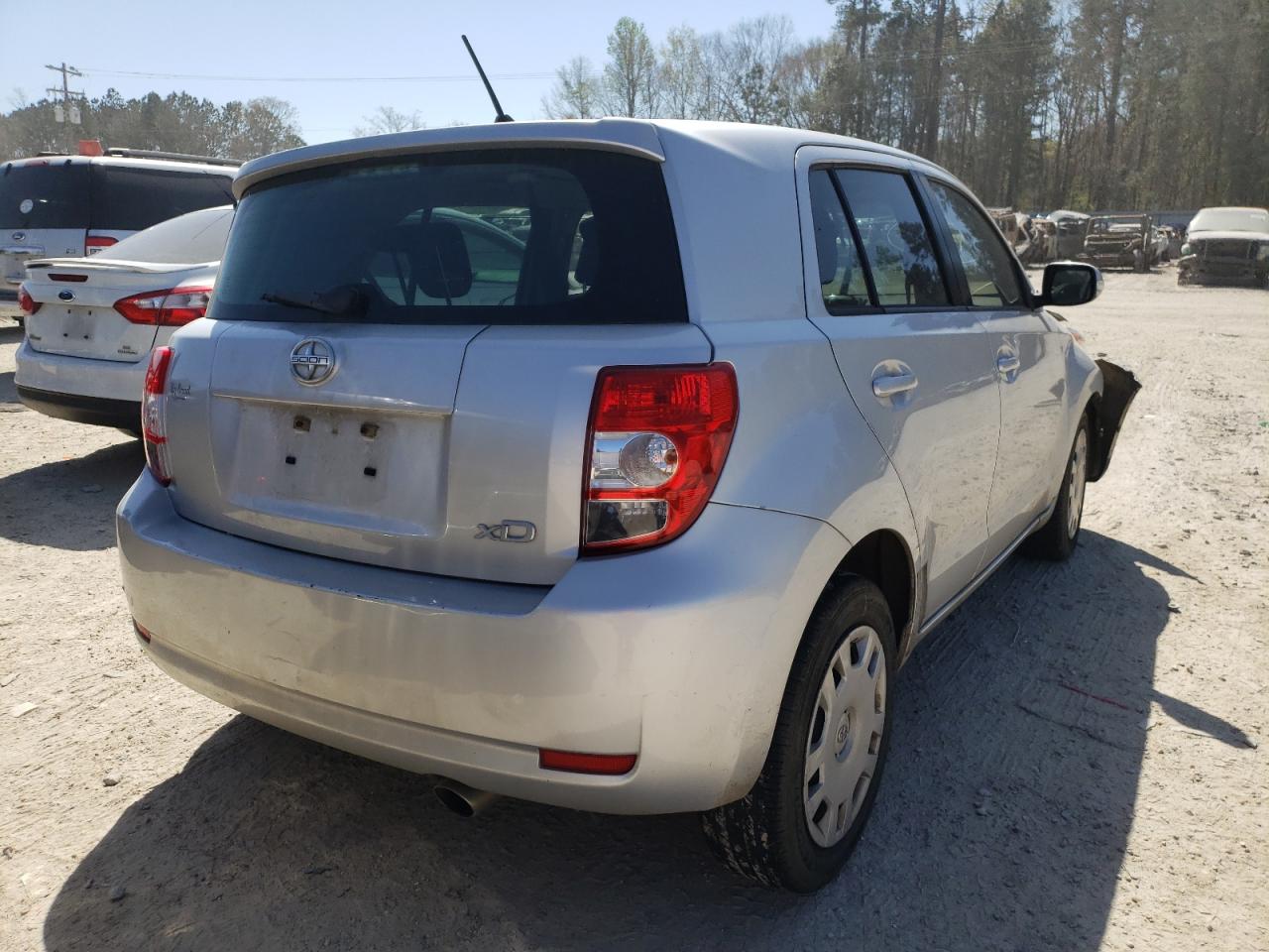 Photo 4 from auction – 2010 TOYOTA SCION XD with VIN JTKKU4B49AJ056379