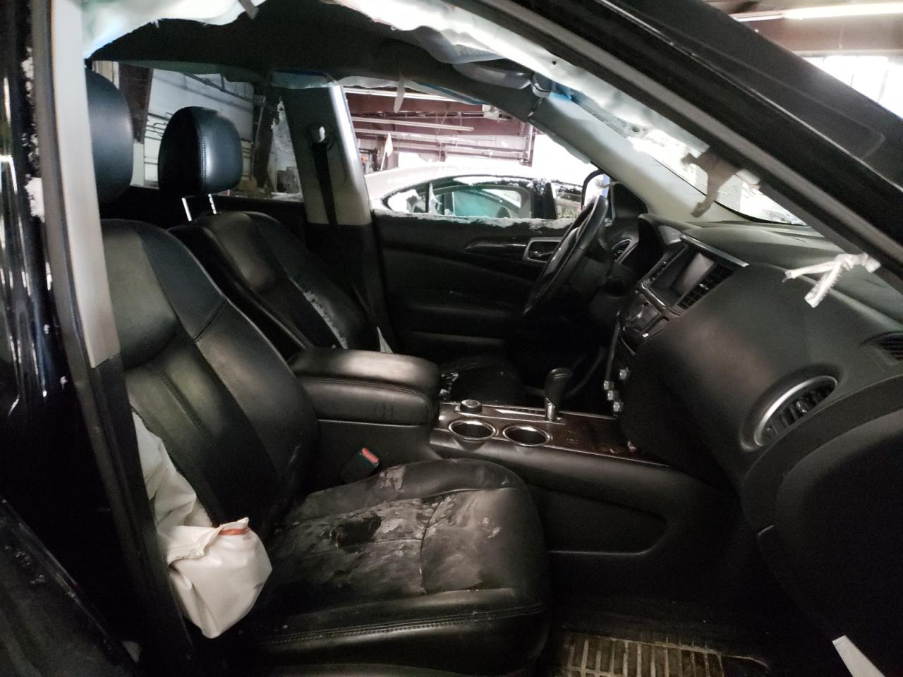 Photo 5 from auction – 2013 NISSAN PATHFINDER with VIN 5N1AR2MMXDC663112