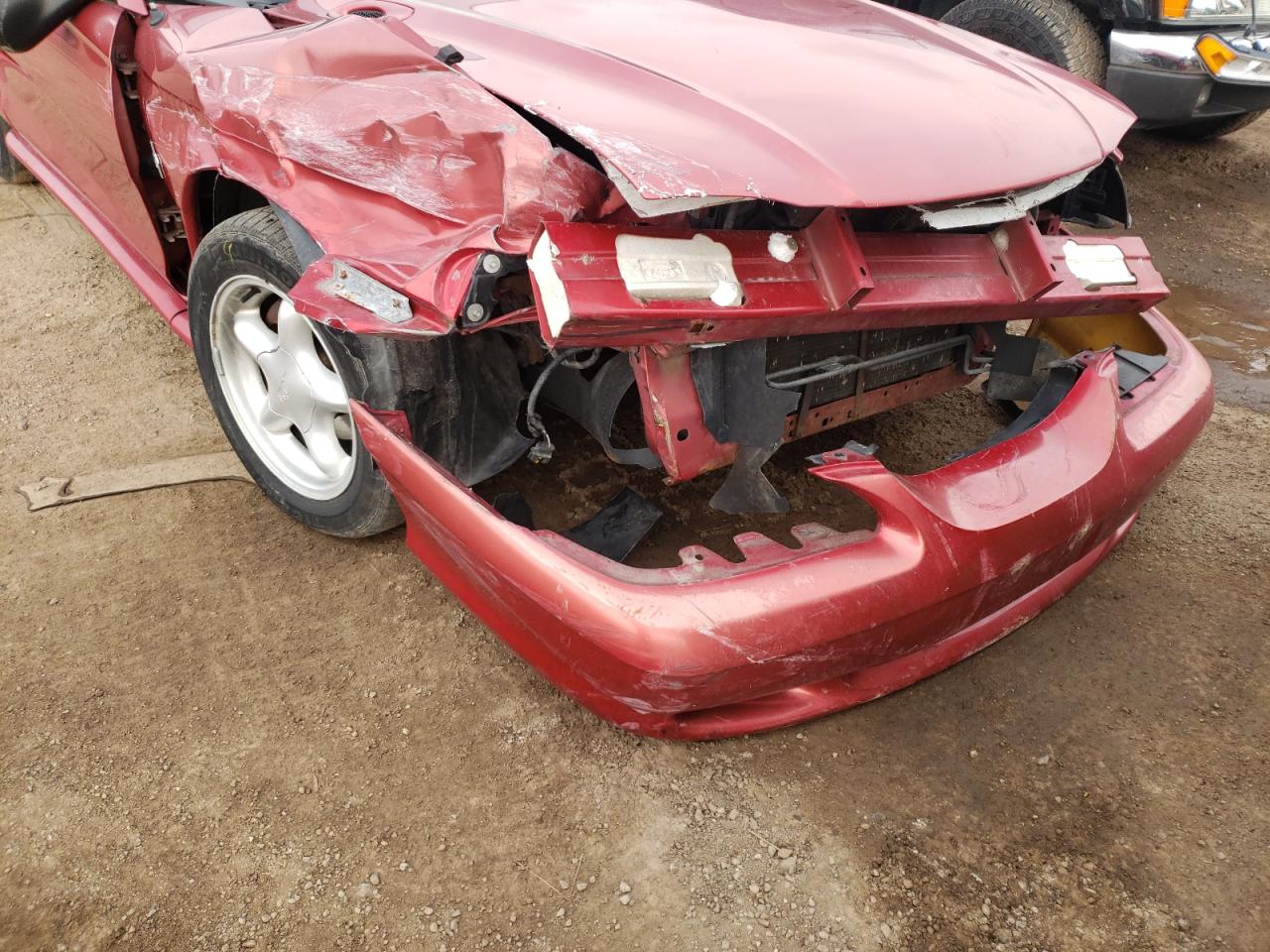Photo 9 from auction – 1998 FORD MUSTANG with VIN 1FAFP4043WF145240