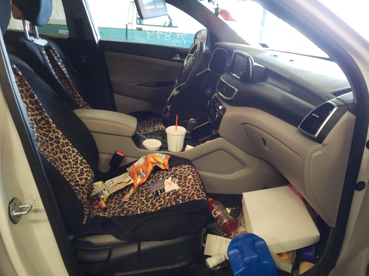 Photo 5 from auction – 2019 HYUNDAI TUCSON SE with VIN KM8J2CA41KU951235