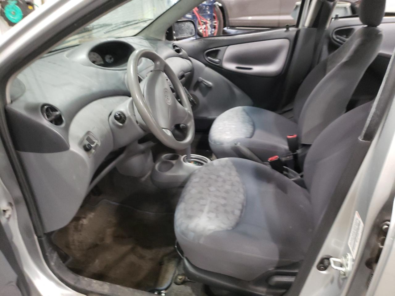 Photo 5 from auction – 2001 TOYOTA ECHO with VIN JTDBT123X10175693