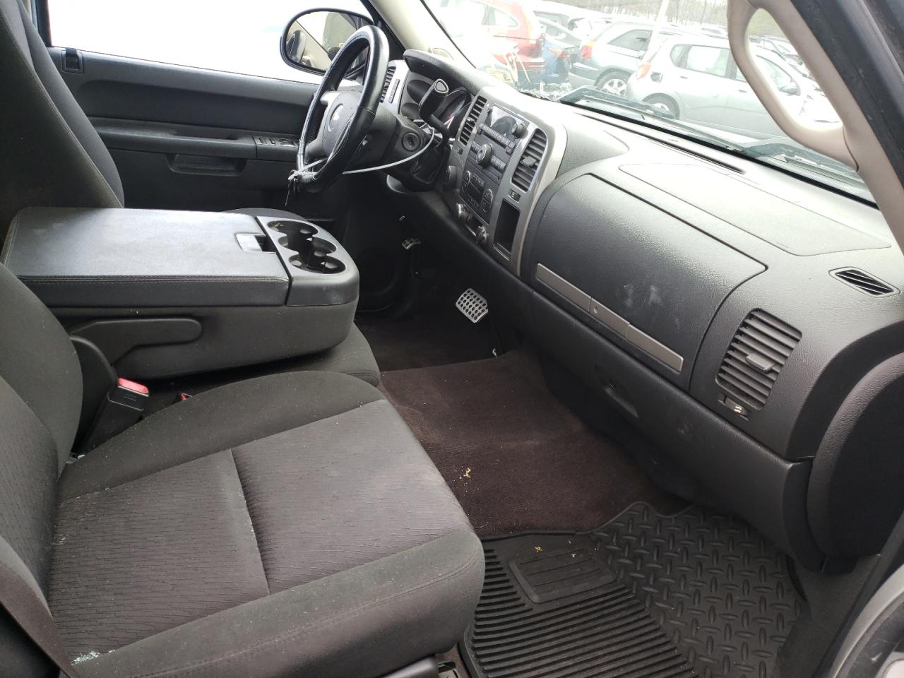Photo 5 from auction – 2013 CHEVROLET SILVERADO with VIN 3GCPKSE75DG266741