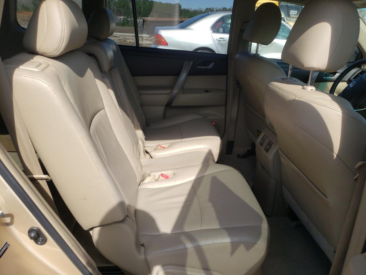Photo 6 from auction – 2008 TOYOTA HIGHLANDER with VIN JTEDS43A582007514