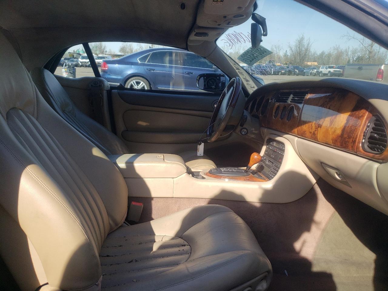 Photo 5 from auction – 1998 JAGUAR XK8 with VIN SAJGX2245WC026463