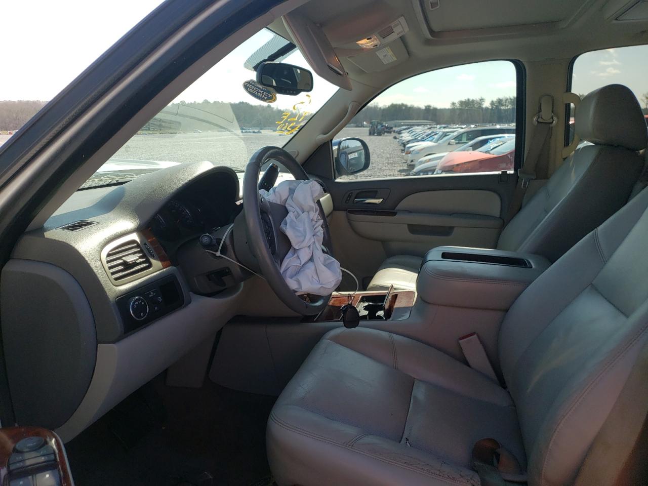 Photo 5 from auction – 2013 CHEVROLET SUBURBAN C with VIN 1GNSCKE03DR100462
