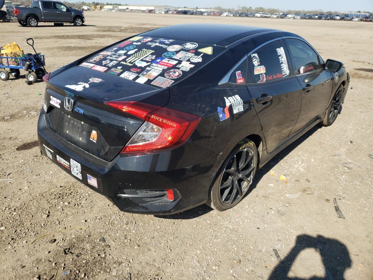 Photo 4 from auction – 2017 HONDA CIVIC LX with VIN 19XFC2F50HE030487