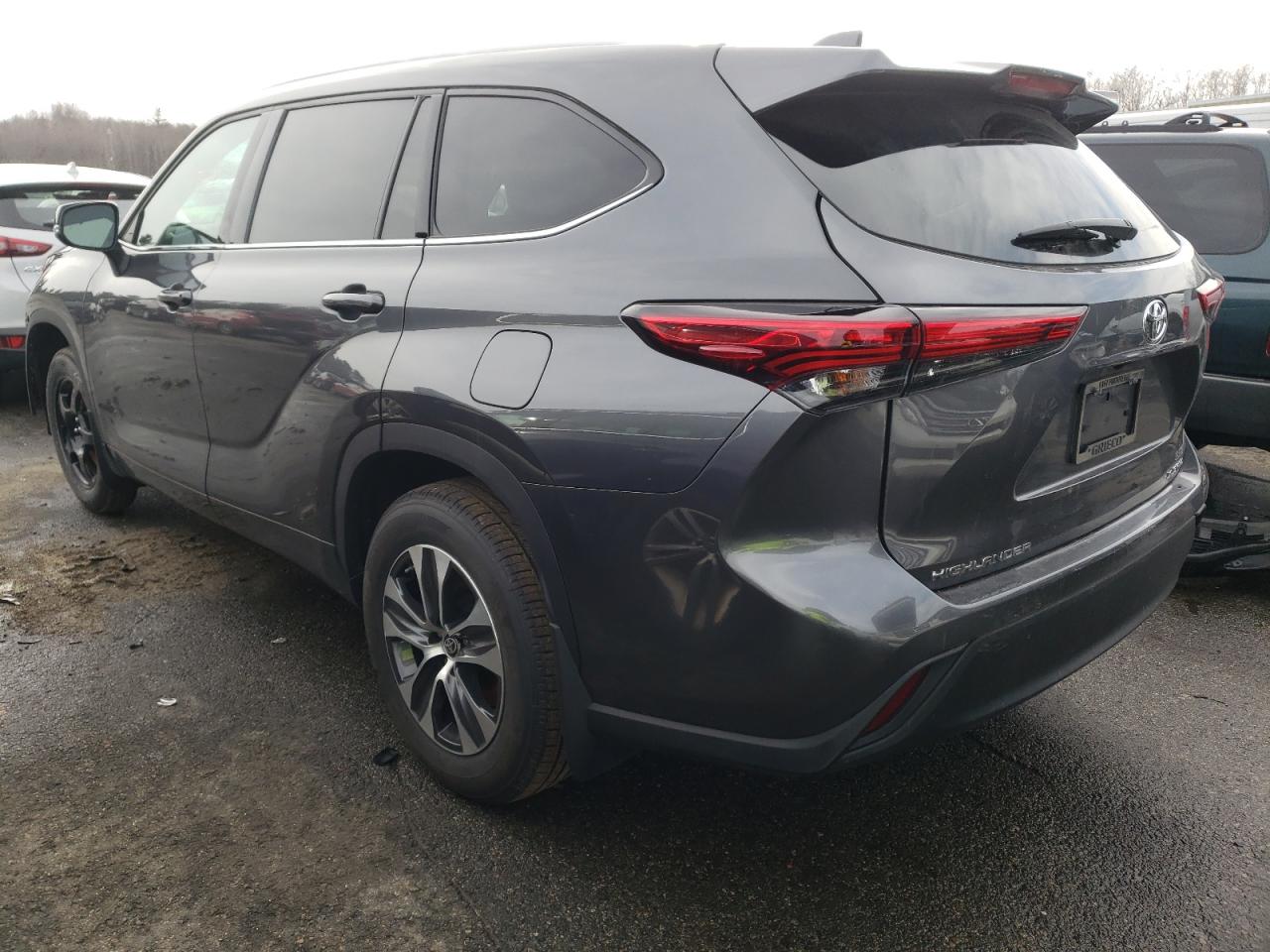 Photo 3 from auction – 2021 TOYOTA HIGHLANDER with VIN 5TDHZRBH1MS523661