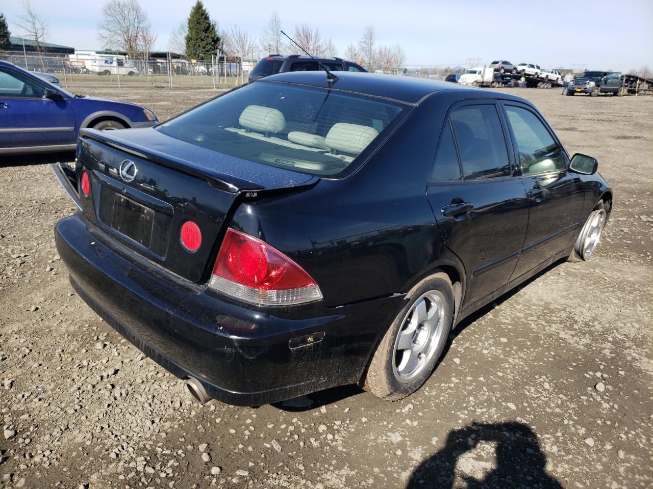 Photo 4 from auction – 2004 LEXUS IS 300 with VIN JTHBD192840088033